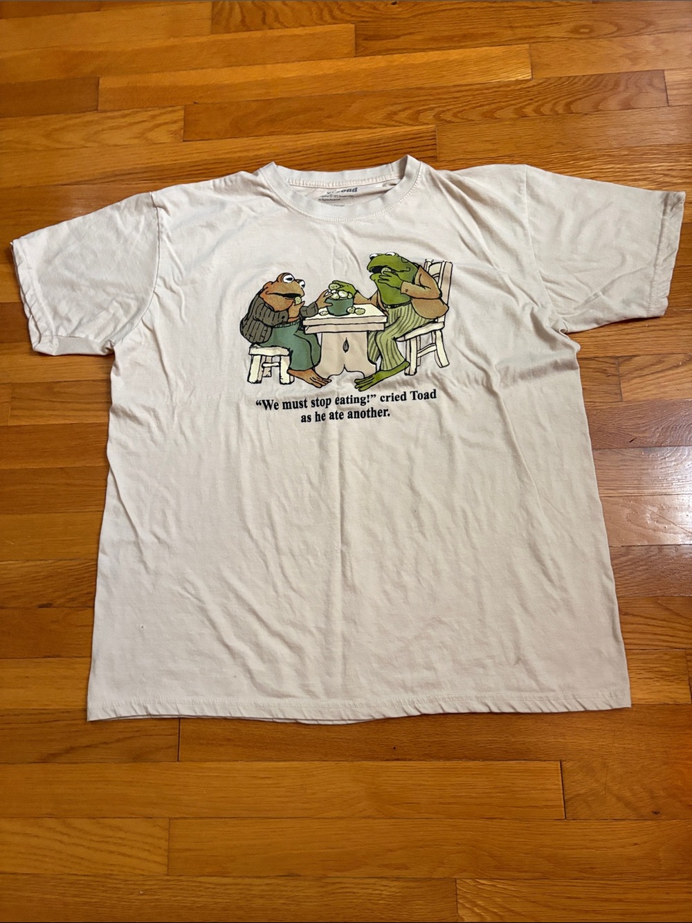 Tan Short Sleeve Graphic T-Shirt with Frog and Toad Illustration